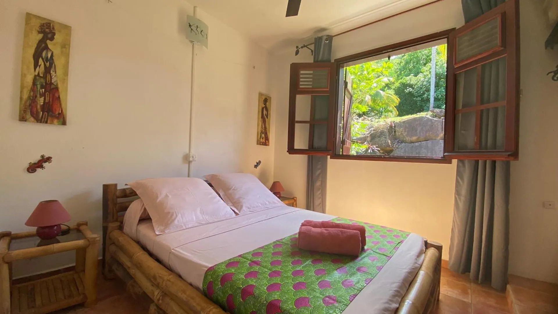 Villa Yekrik-Yekrak - Vue Exceptionnelle Sur La Mer Des Caraibes Deshaies 0*,  Gwadelupa