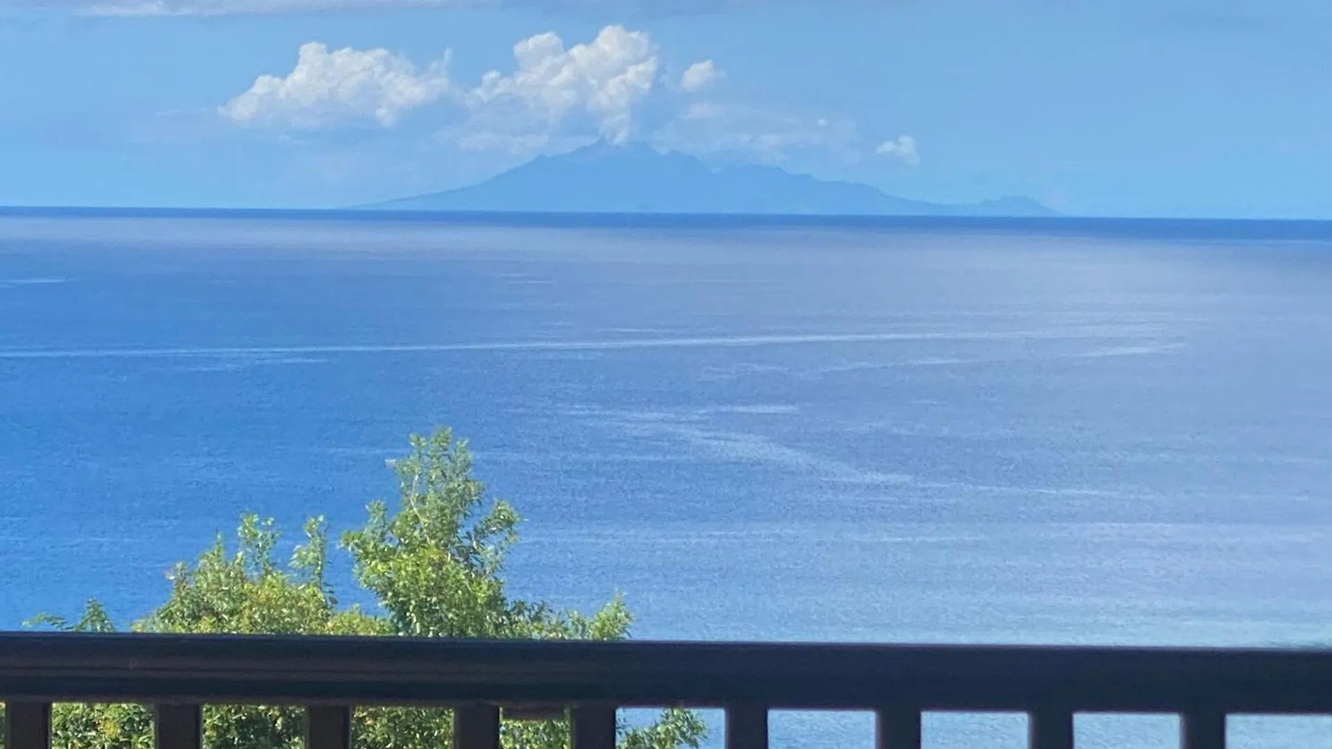 Villa Yékrik-Yékrak - vue exceptionnelle sur la mer des Caraïbes Deshaies